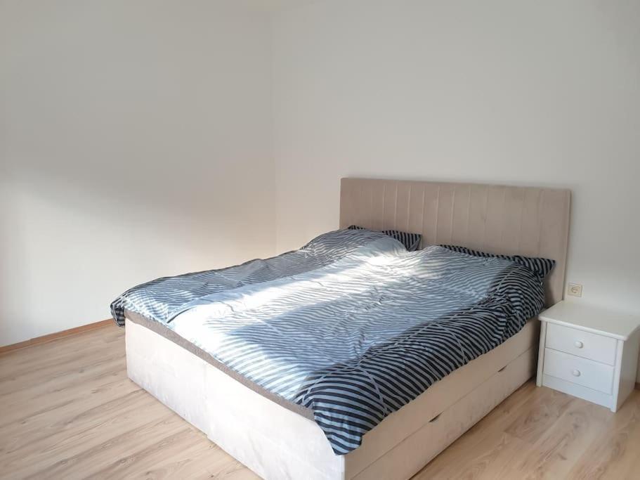 Schoene 2 Zimmer Wohnung Im Herzen Von Gleisdorf Esterno foto